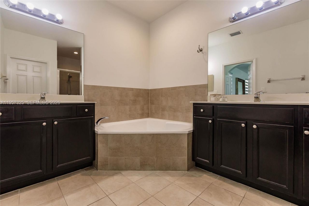 17063 SW 91st St, Miami, FL 33196 Photo