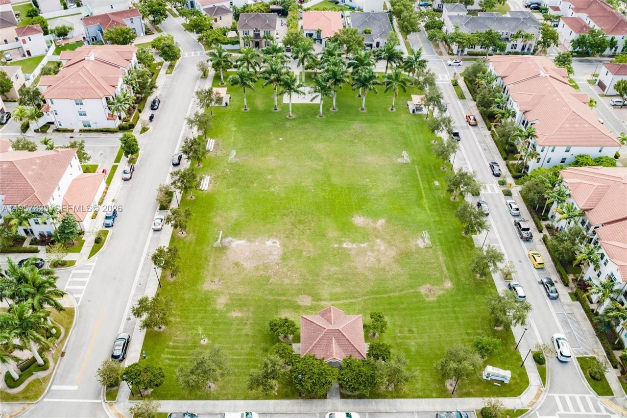 17063 SW 91st St, Miami, FL 33196 Photo