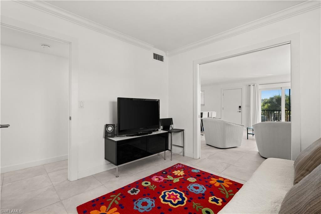 766 Central Ave, Unit 301, Naples, FL 34102 Photo