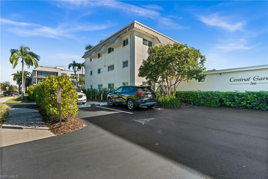 766 Central Ave, Unit 301, Naples, FL 34102 Photo