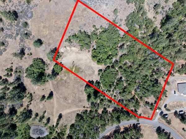 360 Sparky Way, Cave Junction, OR 97523