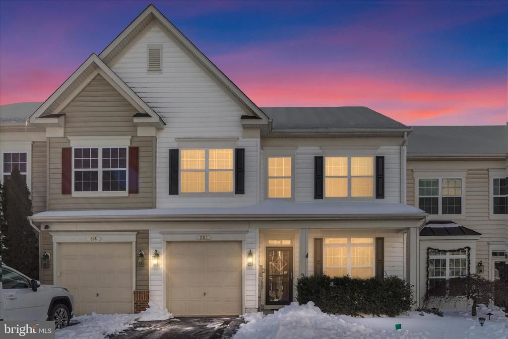 207 Kintyre Lane, Stephens City, VA 22655 Main Photo