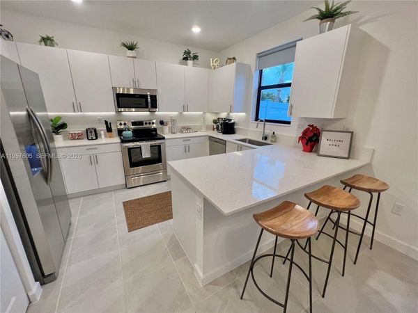 20433 NW 4th Ct, Miami Gardens, FL 33169