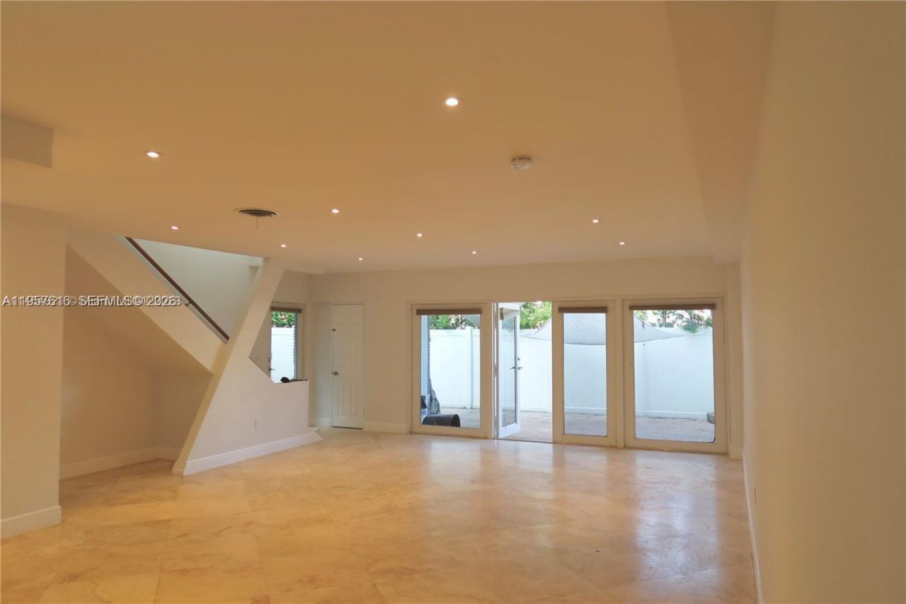 7312 Gary Ave, Unit 7312, Miami Beach, FL 33141 Photo