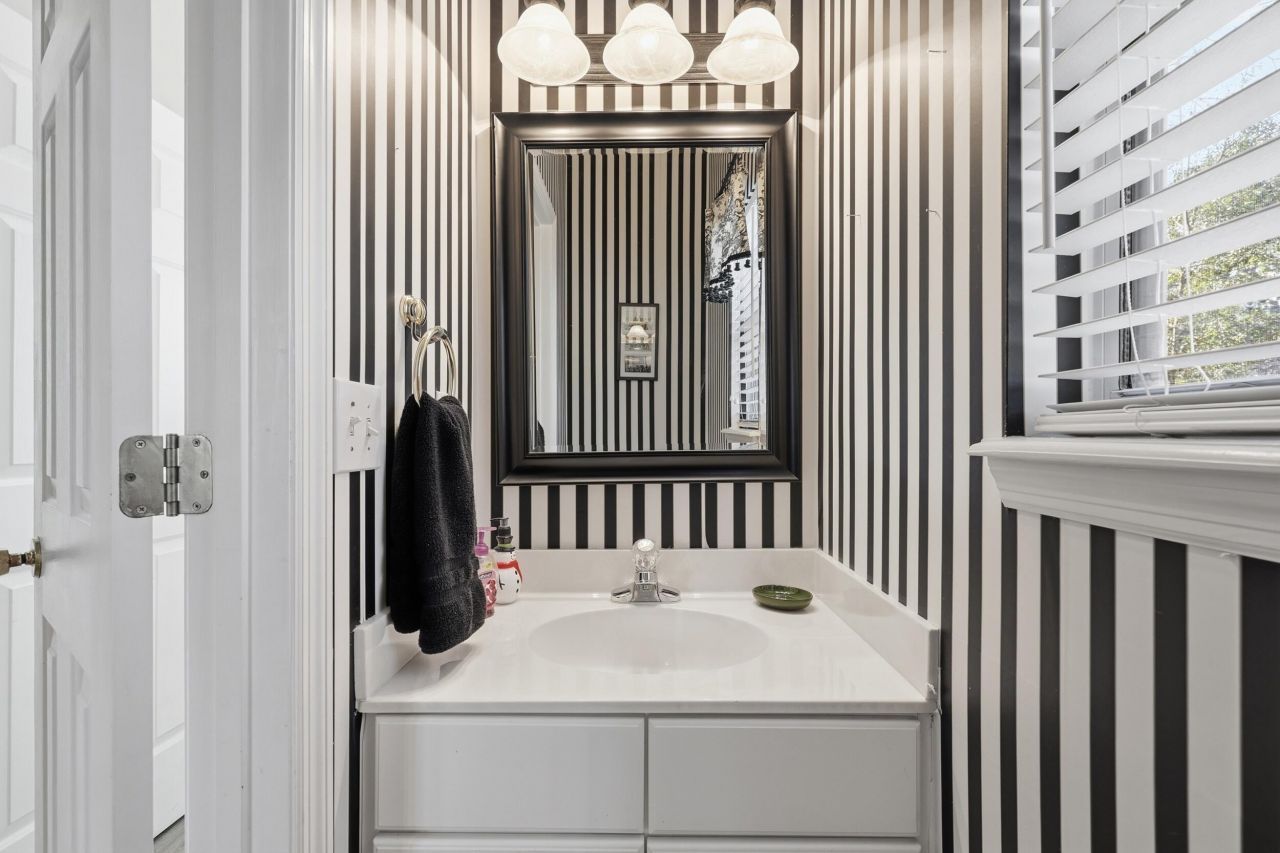 3307 Heathland Way Photo 15