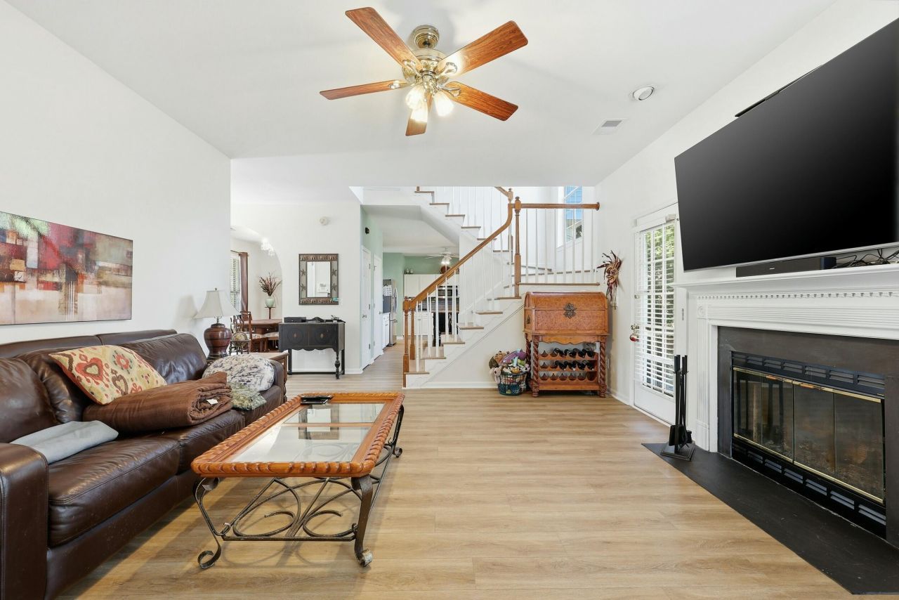 3307 Heathland Way Photo 8