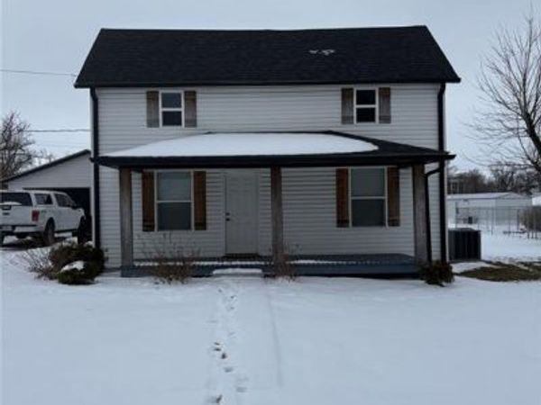 512 East Walnut Street, Perry, MO 63462