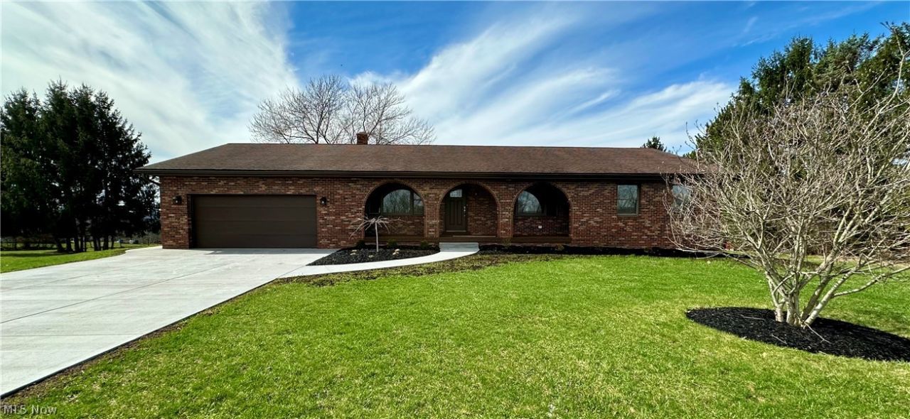 428 Gaston Road, Weirton, WV 26062 Main Photo