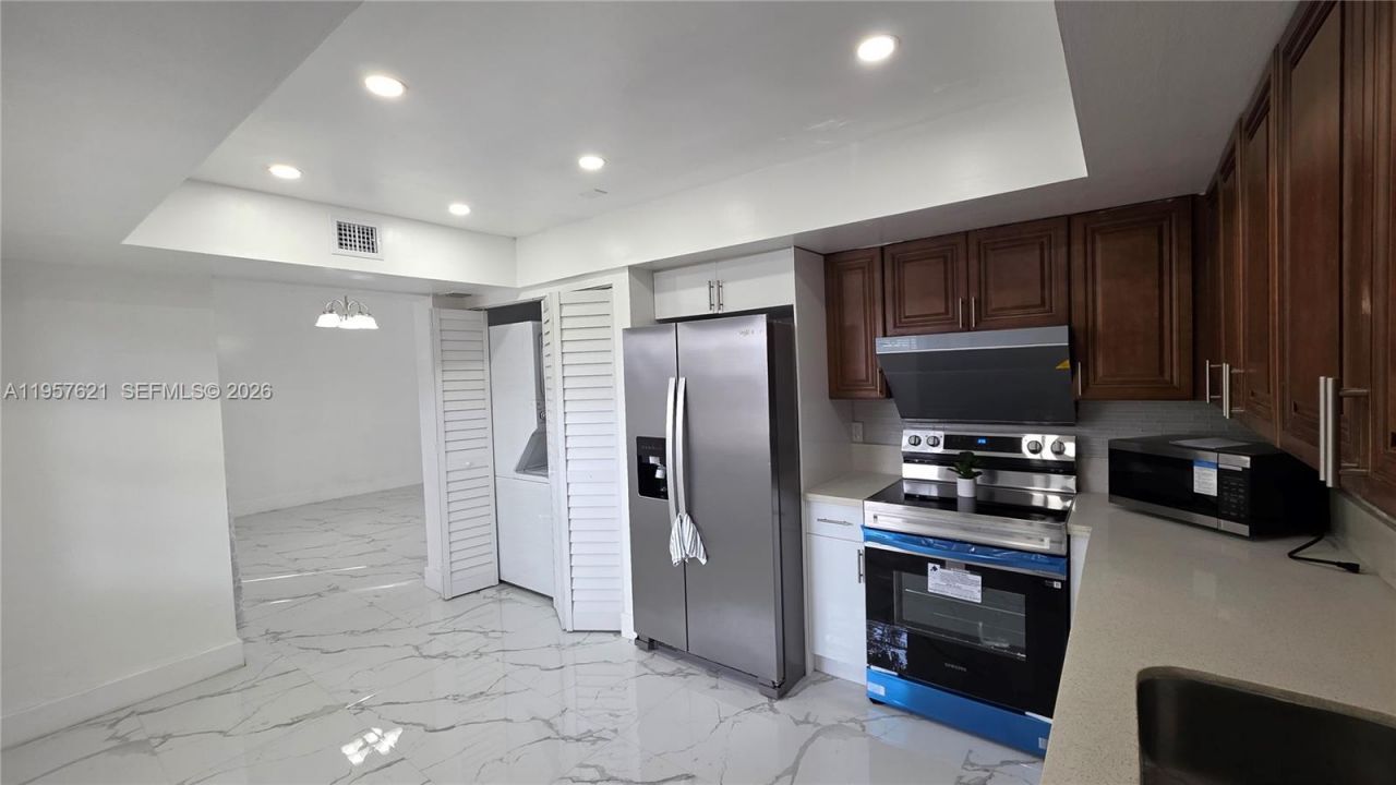 7085 W Sunrise Blvd, Unit 7085, Plantation, FL 33313 Photo