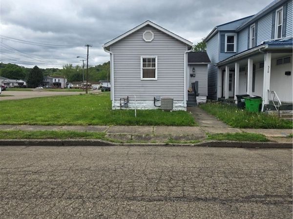 318 Bank Street, Dennison, OH 44621