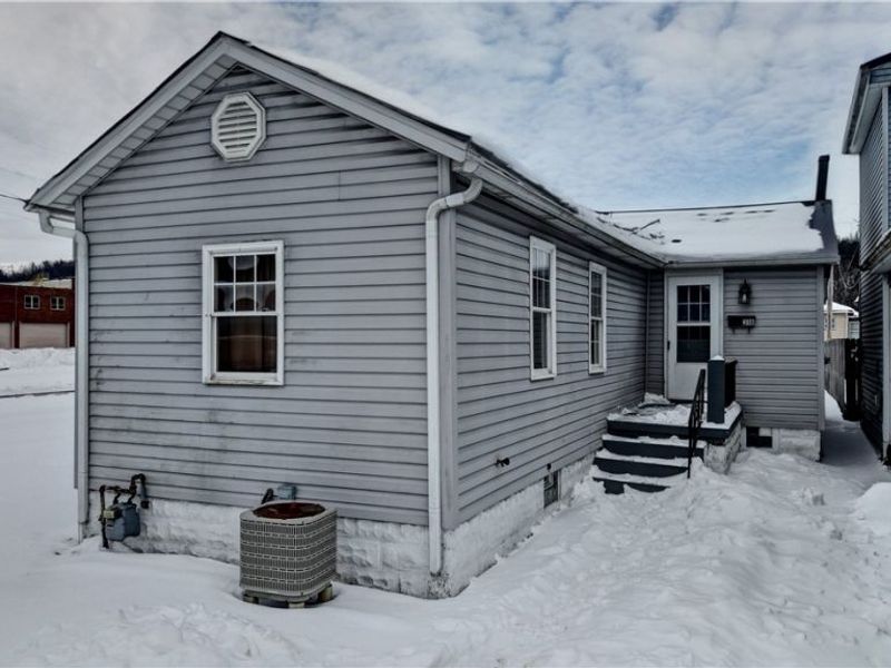 318 Bank Street, Dennison, OH 44621 Photo 2