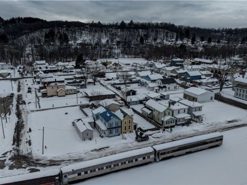 318 Bank Street, Dennison, OH 44621 Photo 5