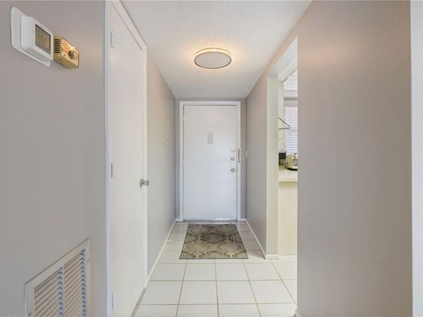 1540 GLEN OAKS DRIVE E, Unit B326, SARASOTA, FL 34232