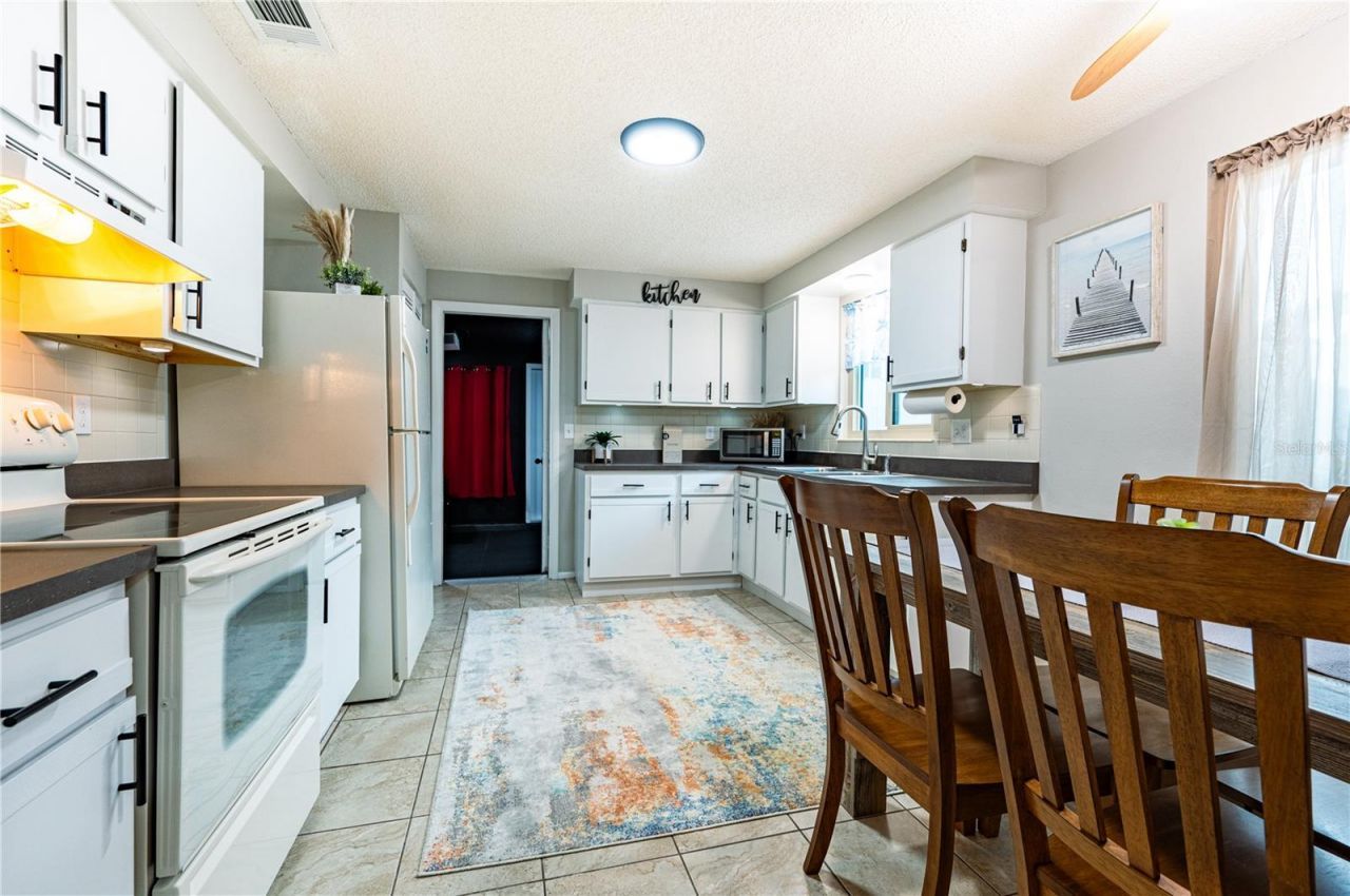 6504 39th Avenue W, Bradenton, FL 34209 Photo