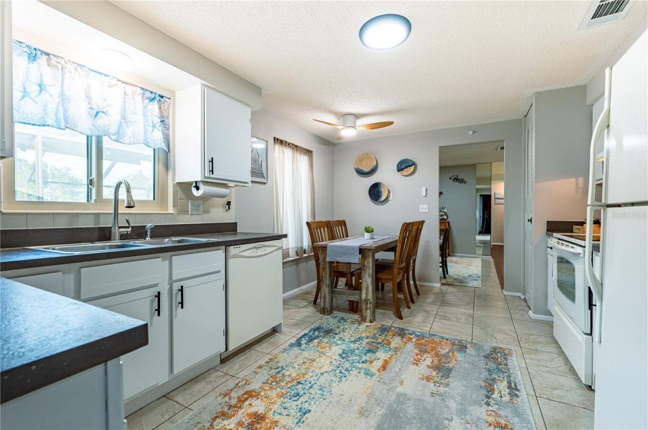 6504 39th Avenue W, Bradenton, FL 34209 Photo