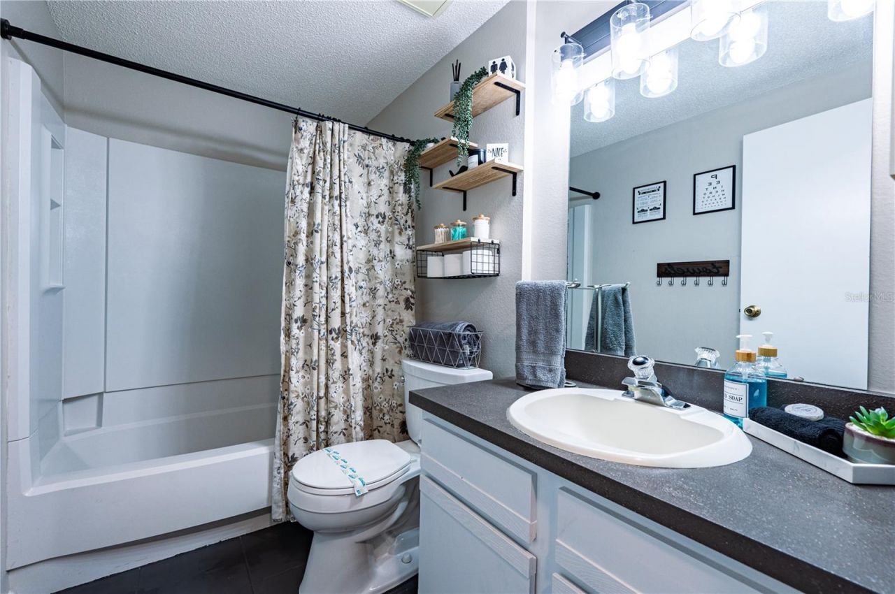 6504 39th Avenue W, Bradenton, FL 34209 Photo