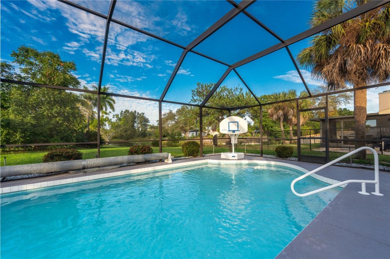 6504 39th Avenue W, Bradenton, FL 34209 Photo