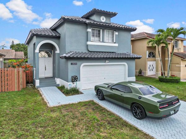 15626 SW 100th Ter , Miami, FL 33196
