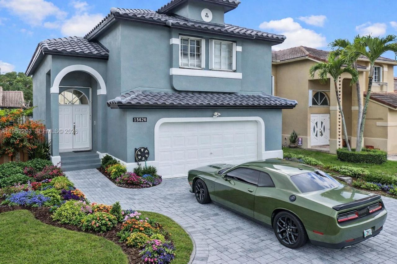 15626 SW 100th Ter, Miami, FL 33196 Photo