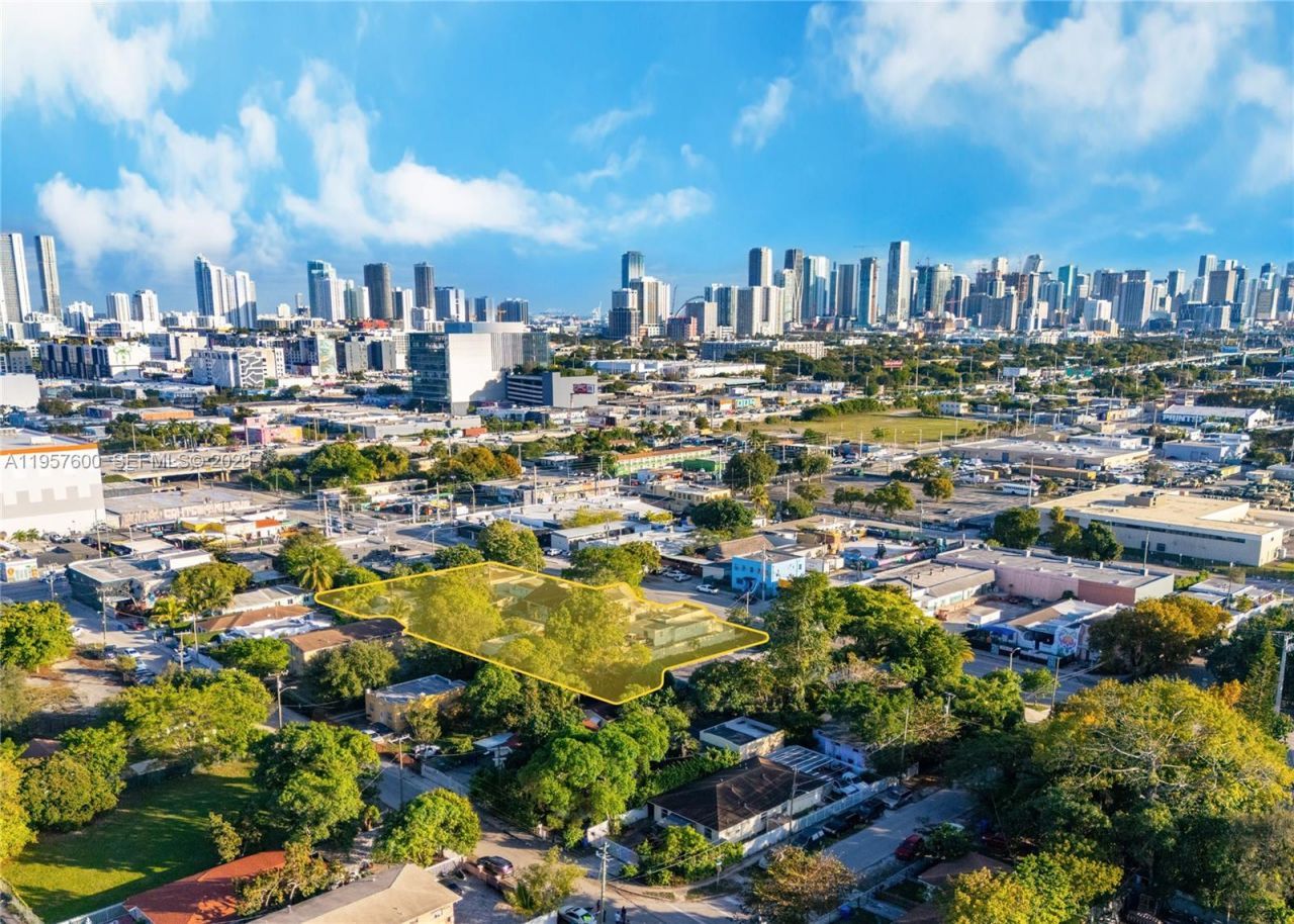 727 NW 29th St , Miami, FL 33127 Photo