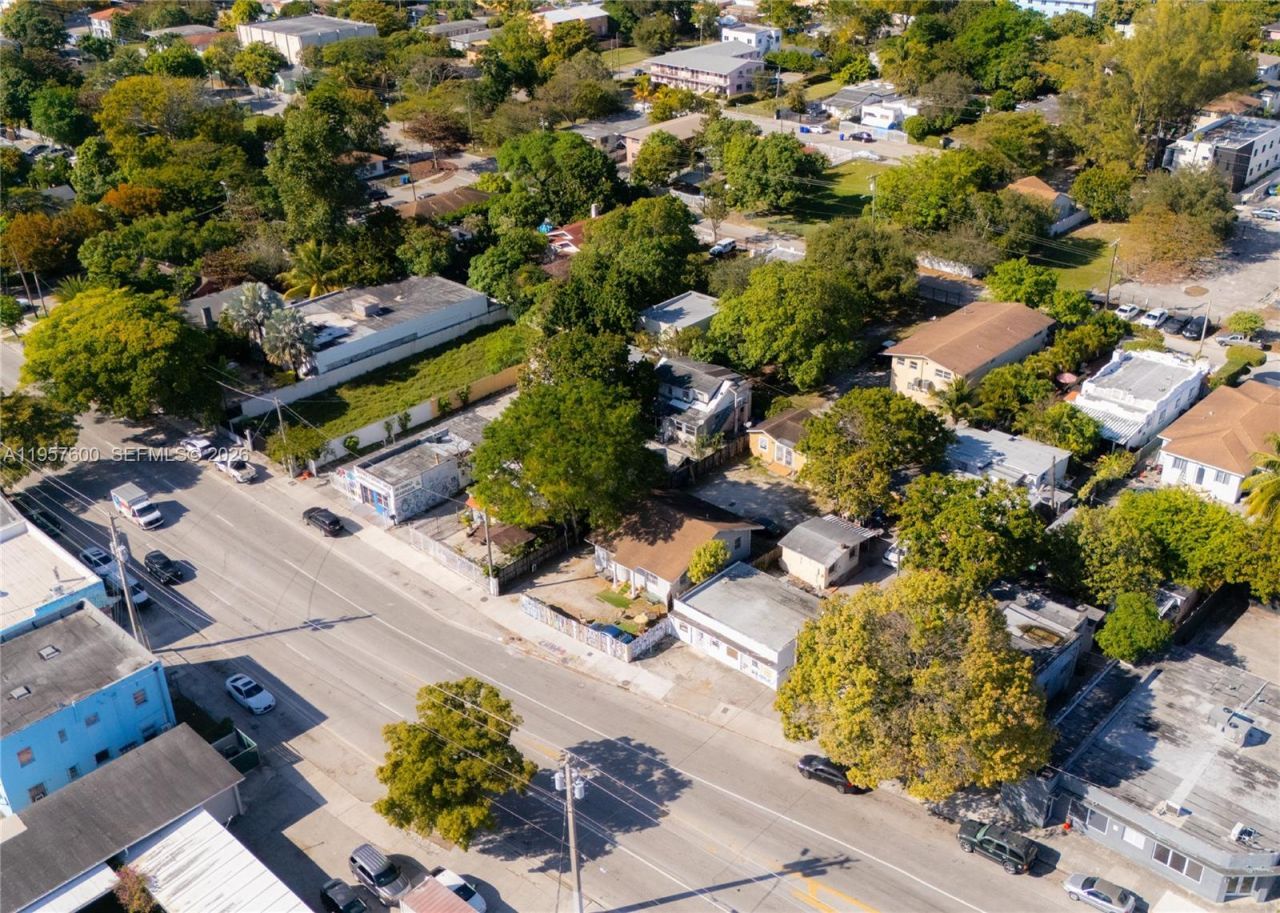 727 NW 29th St , Miami, FL 33127 Photo