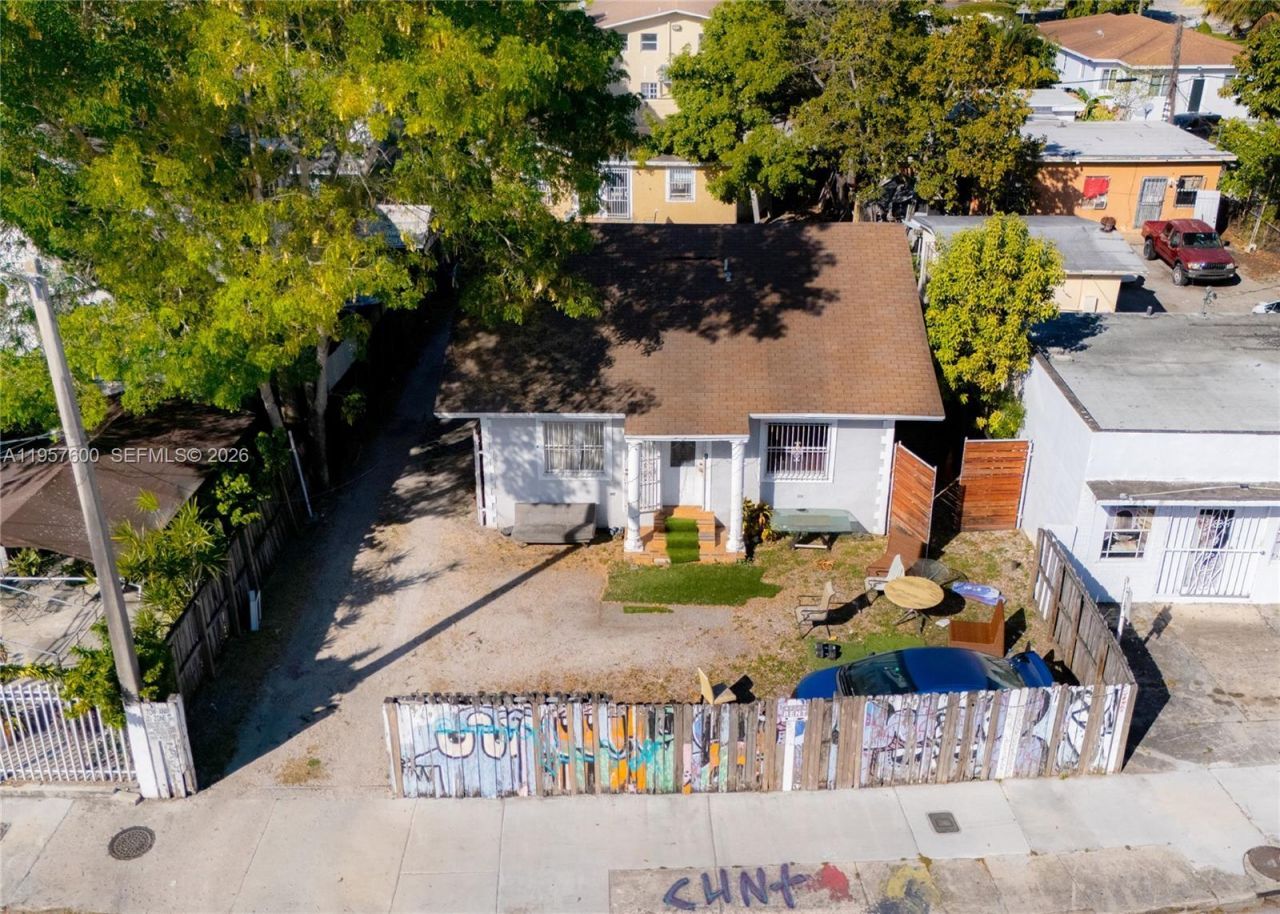 727 NW 29th St , Miami, FL 33127 Photo