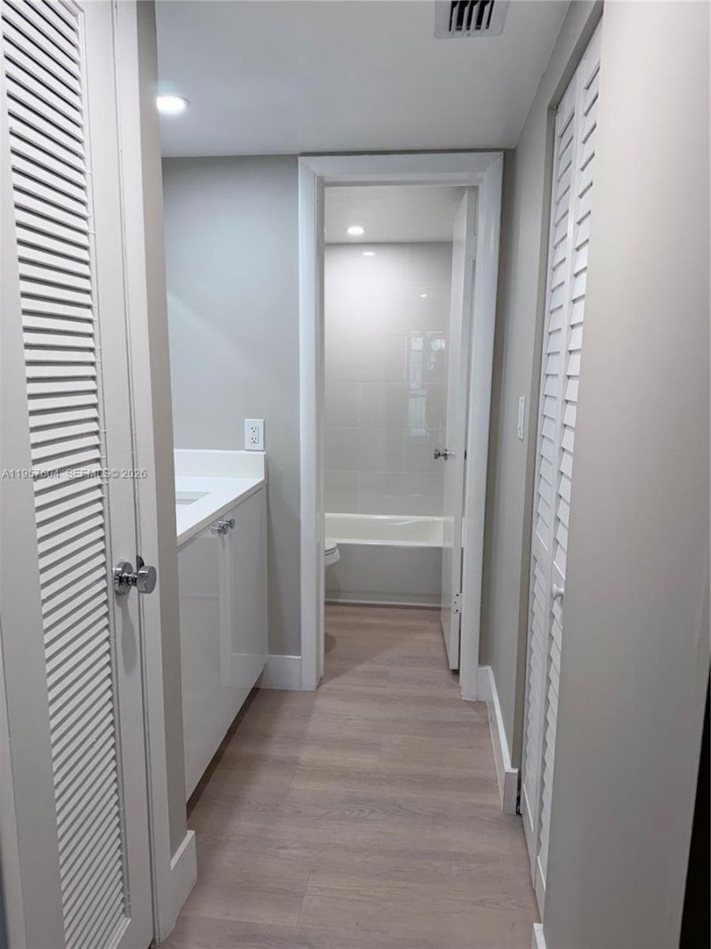 2324 S Cypress Bend Dr, Unit 117, Pompano Beach, FL 33069 Photo