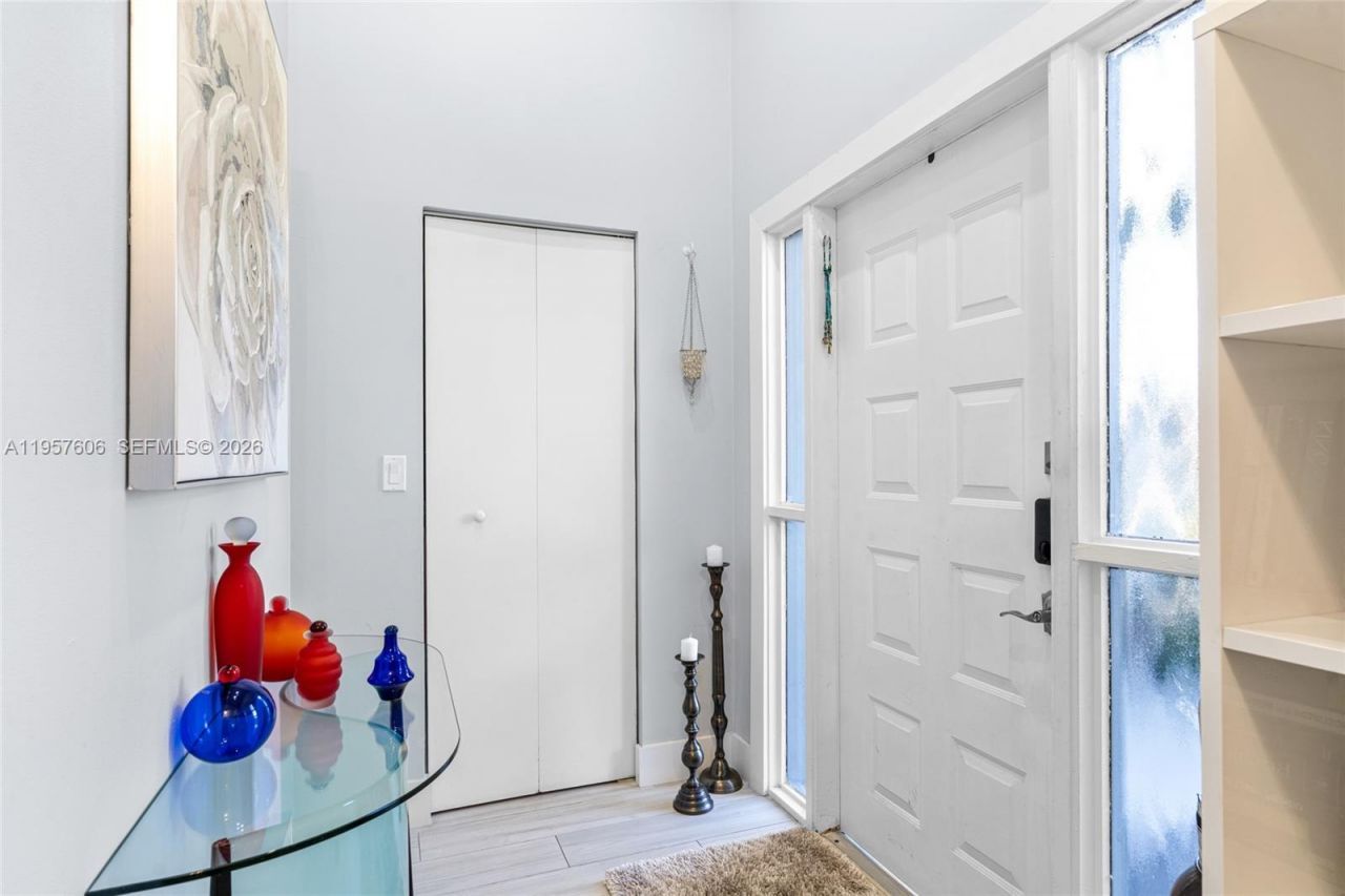 1064 NW 97th Ave, Pembroke Pines, FL 33024 Photo