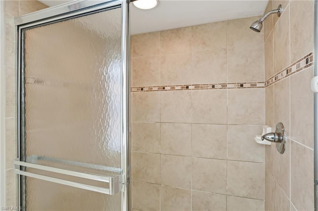 7680 Oleander Gate Dr, Unit J202, Naples, FL 34109 Photo