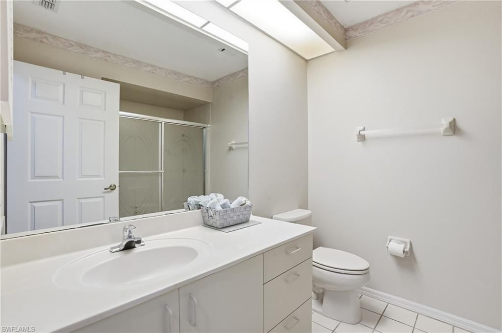 7680 Oleander Gate Dr, Unit J202, Naples, FL 34109 Photo