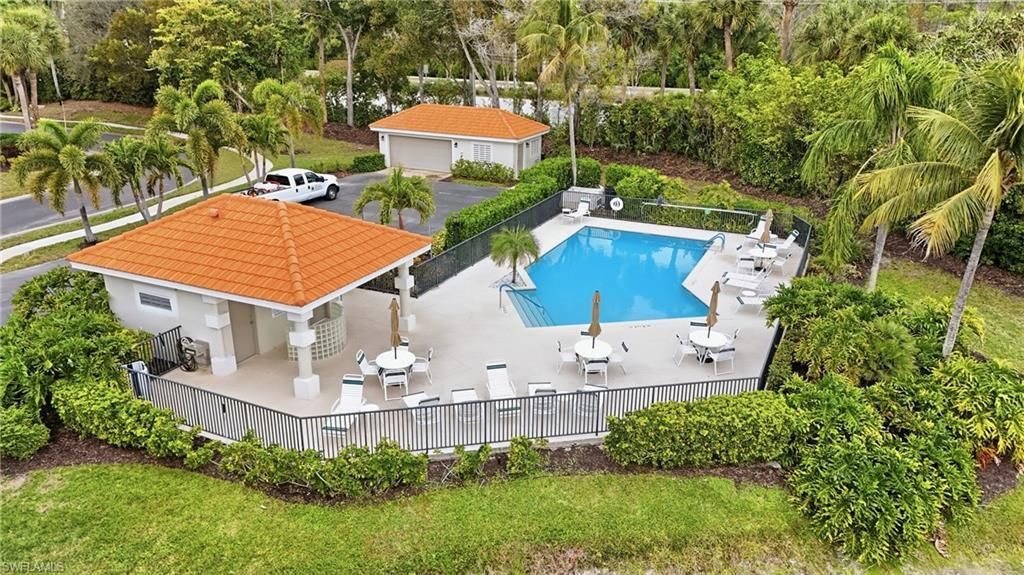 7680 Oleander Gate Dr, Unit J202, Naples, FL 34109 Photo