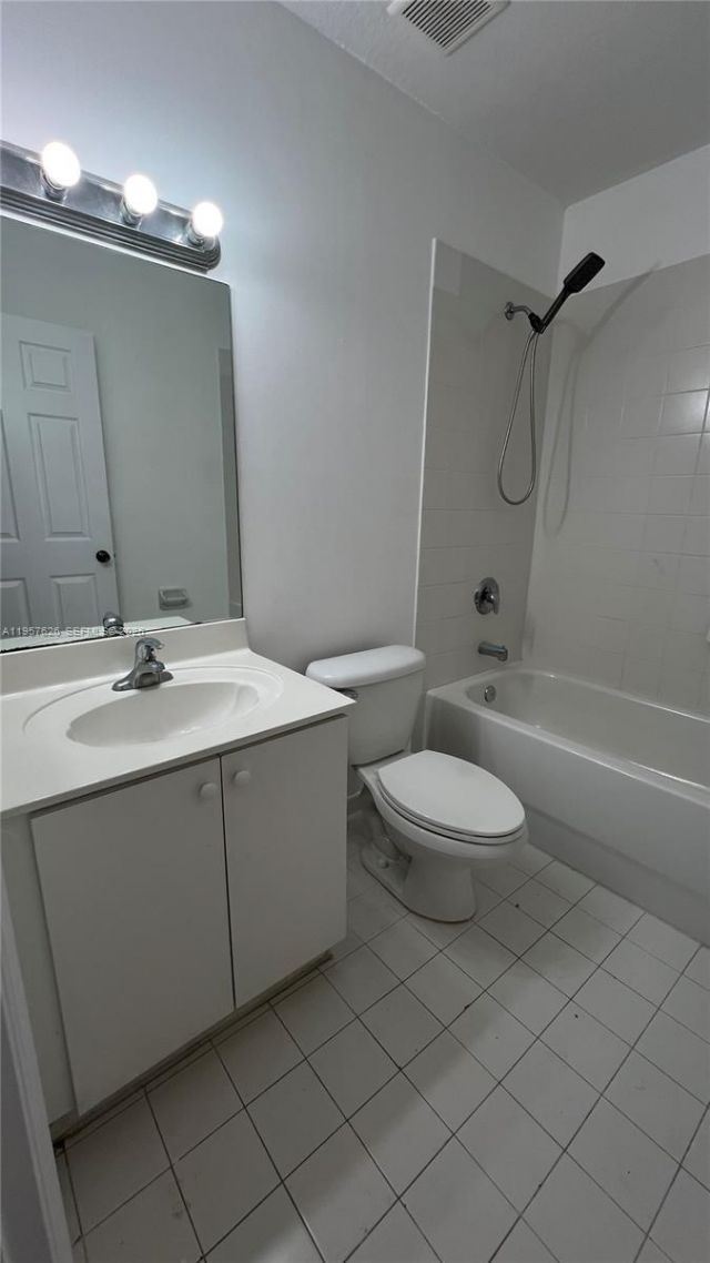 22901 SW 88th Pl, Unit 304, Cutler Bay, FL 33190 Photo