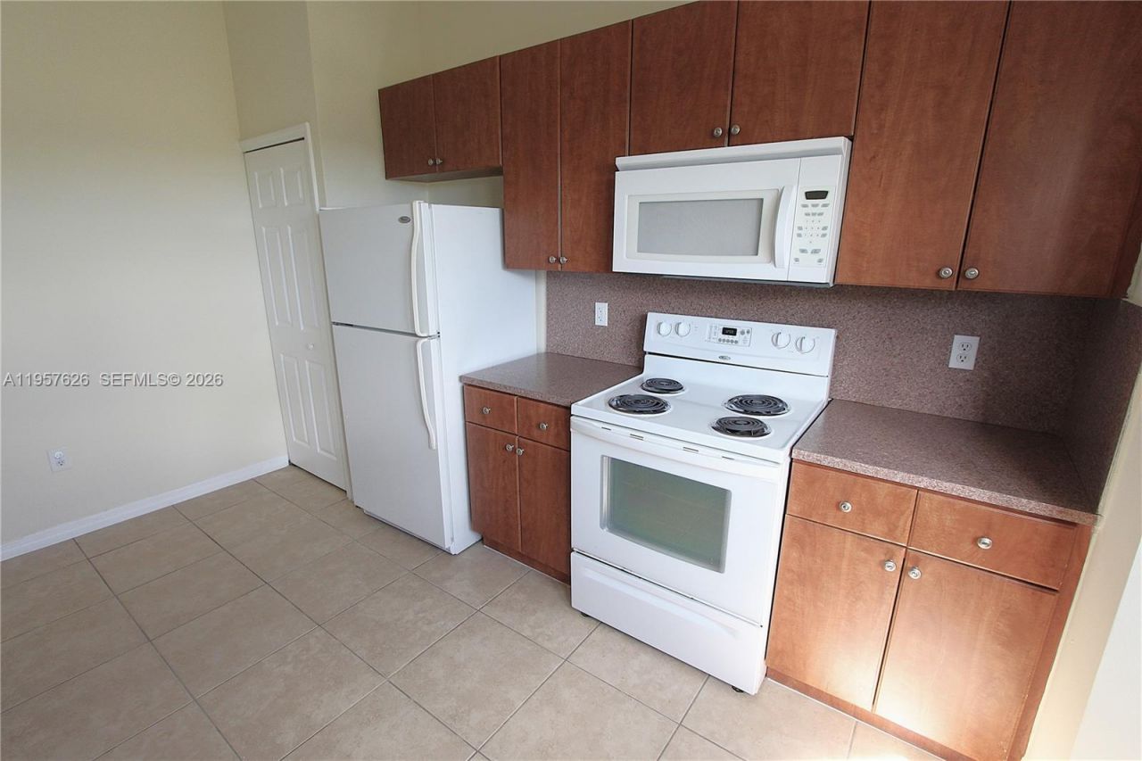 22901 SW 88th Pl, Unit 304, Cutler Bay, FL 33190 Photo