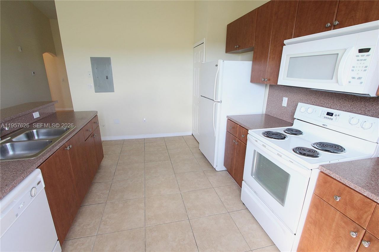 22901 SW 88th Pl, Unit 304, Cutler Bay, FL 33190 Photo