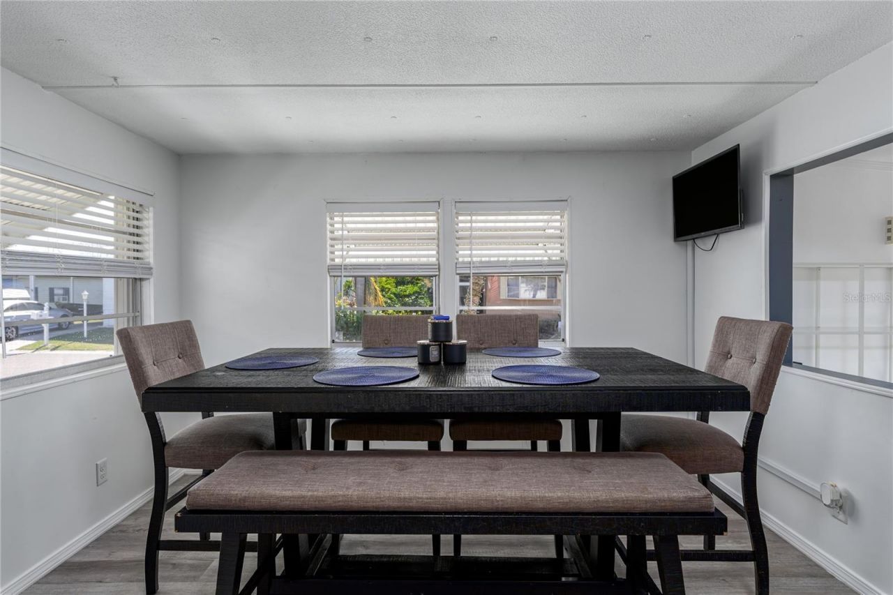 205 52nd Avenue Terrace E, Bradenton, FL 34203 Photo