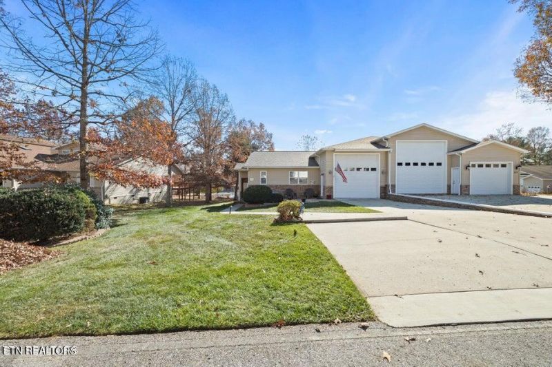 275 Hawthorn Loop, Crossville, TN 38555 Main Photo