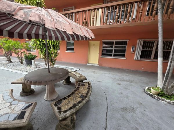 45 E 11th St, Unit 21, Hialeah, FL 33010