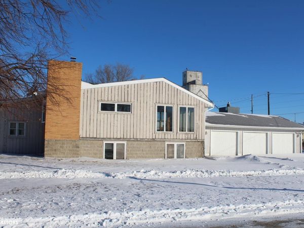 685 Grove Avenue, Garner, IA 50438