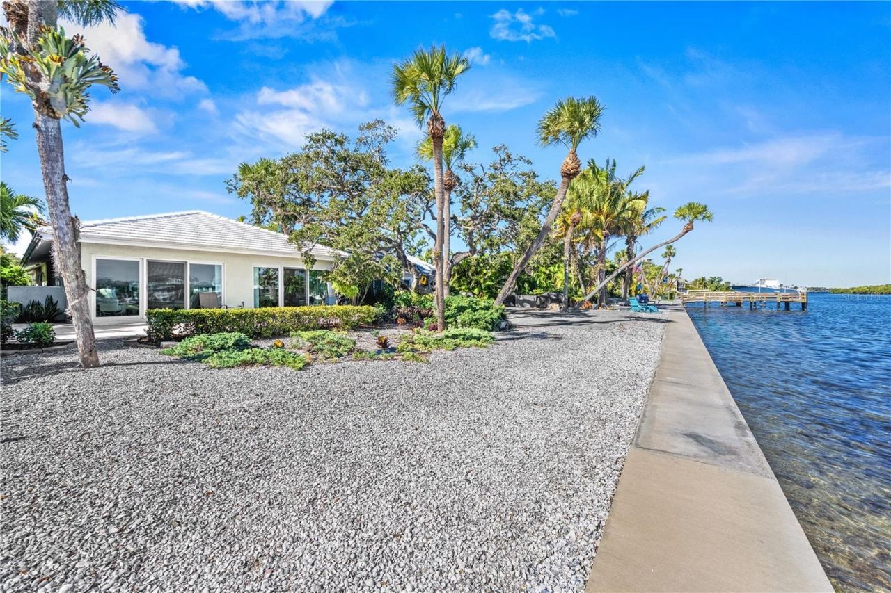 1320 Moonmist Drive, Unit B-11, Sarasota, FL 34242 Photo