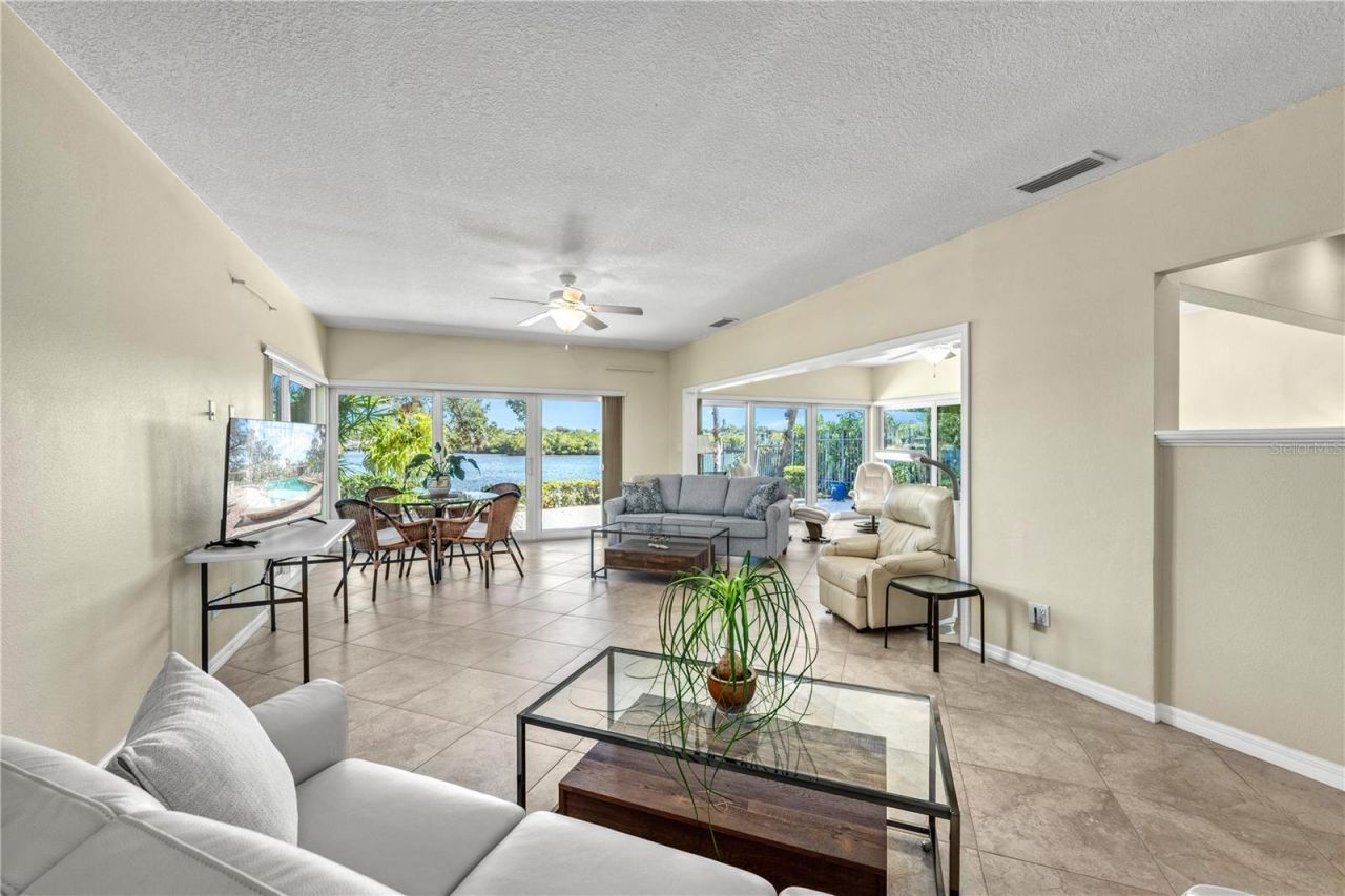 1320 Moonmist Drive, Unit B-11, Sarasota, FL 34242 Photo