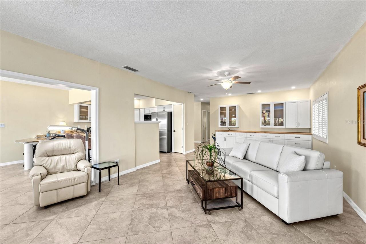 1320 Moonmist Drive, Unit B-11, Sarasota, FL 34242 Photo