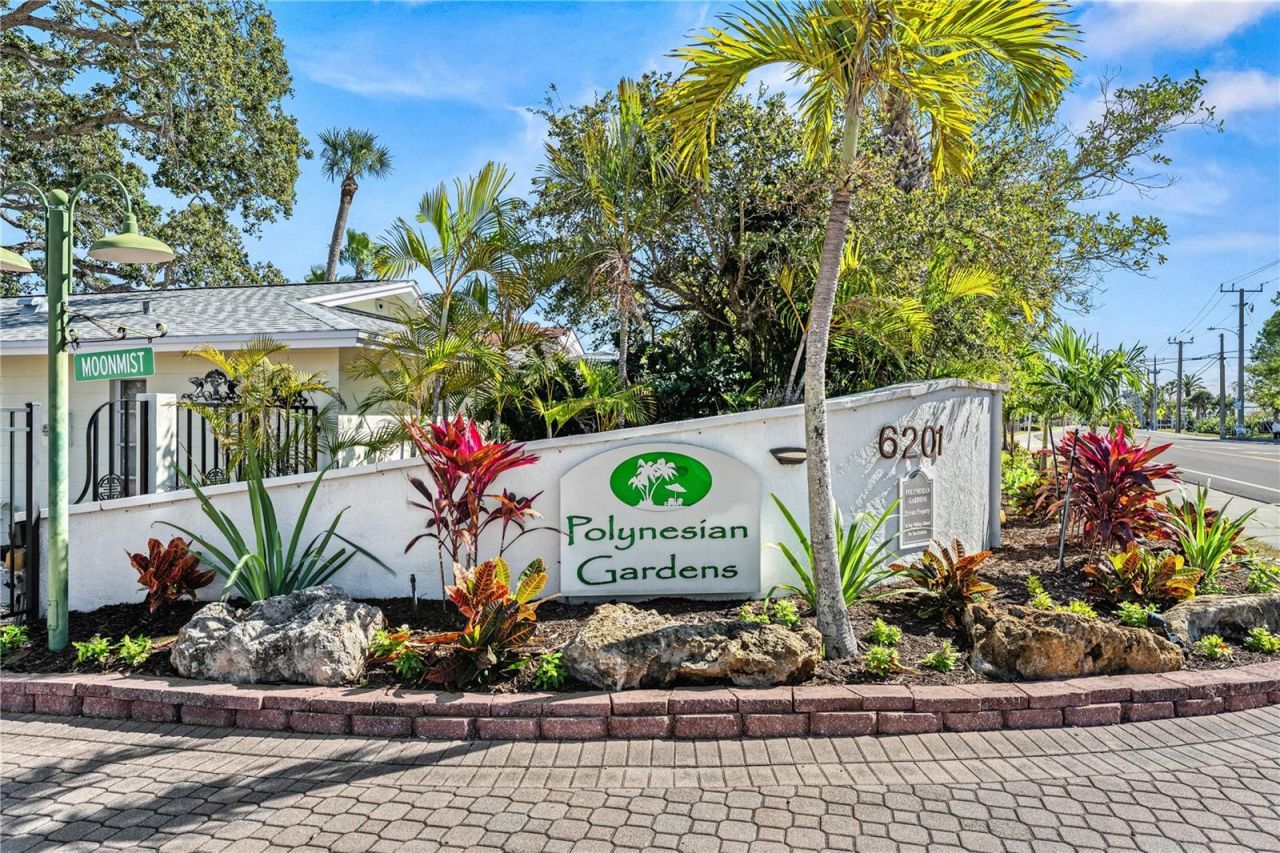 1320 Moonmist Drive, Unit B-11, Sarasota, FL 34242 Photo