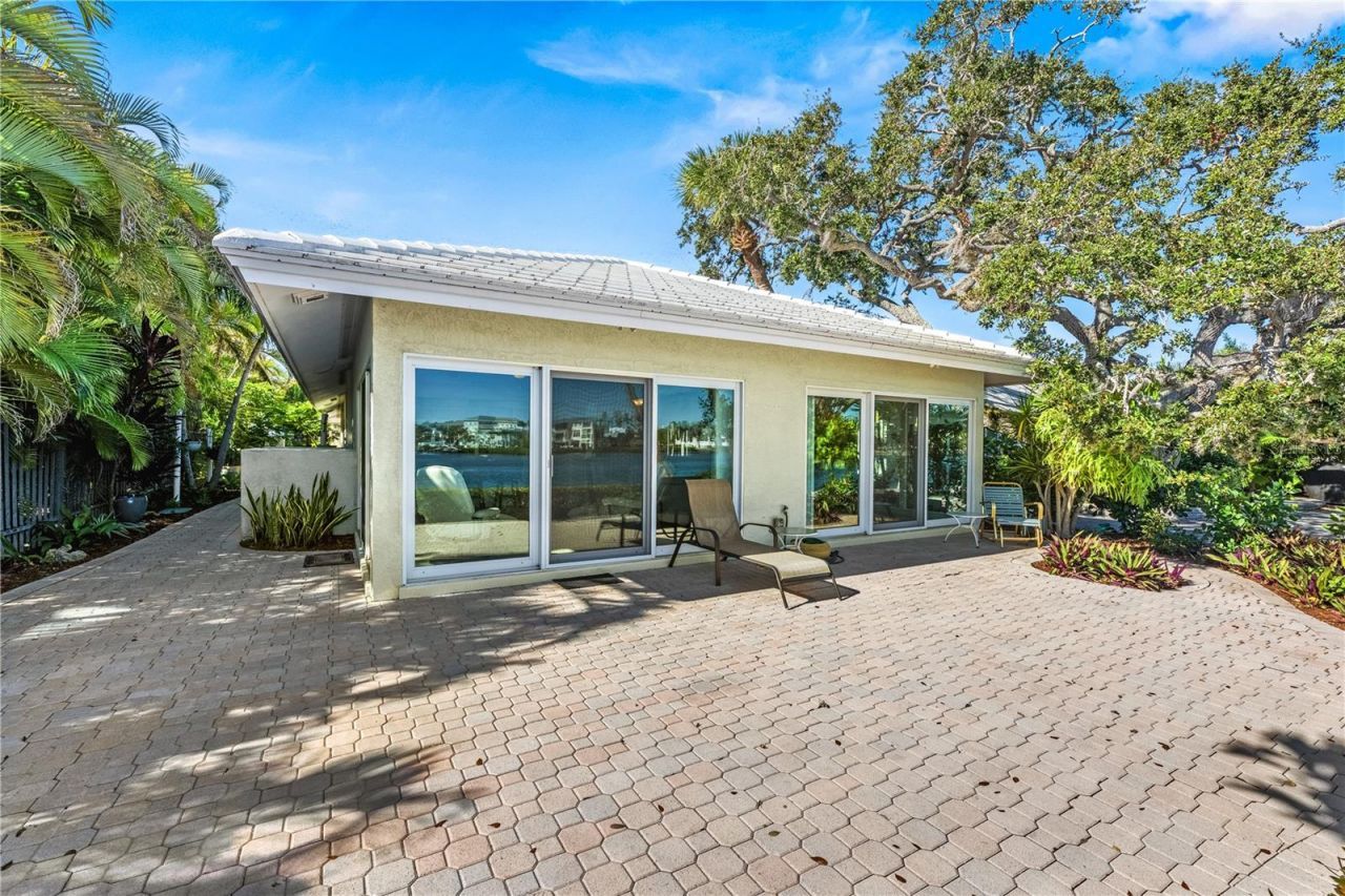 1320 Moonmist Drive, Unit B-11, Sarasota, FL 34242 Photo