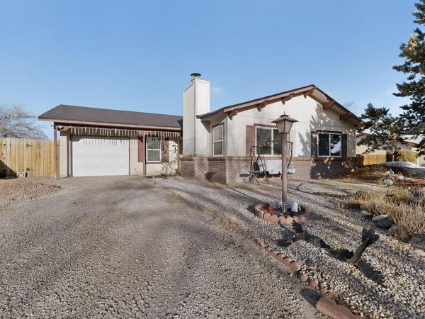 1671 Domain Loop SE, Rio Rancho, NM 87124