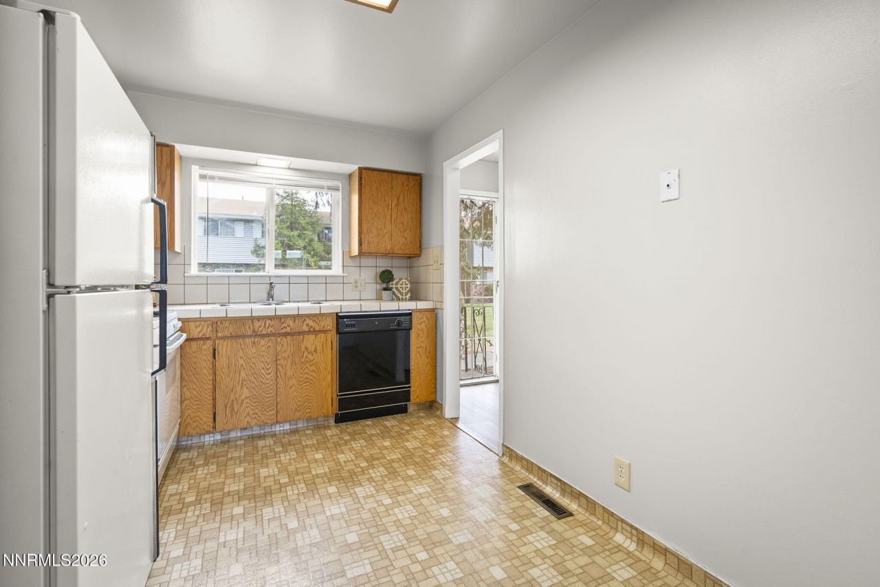 28 Smithridge Park, Reno, NV 89502 Photo