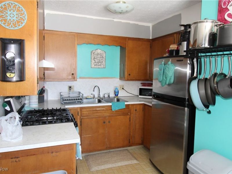 409-411 W Church Street, Orrville, OH 44667 Photo 4