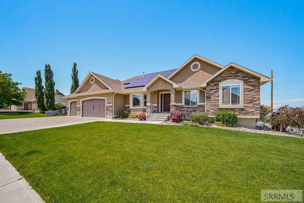3700 S Founders Pointe Drive, Ammon, ID 83406 Main Photo