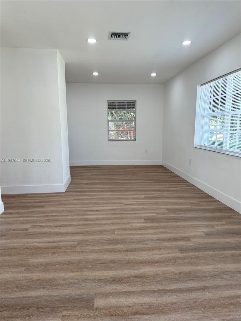 580 NW 194th Ter, Miami Gardens, FL 33169 Photo