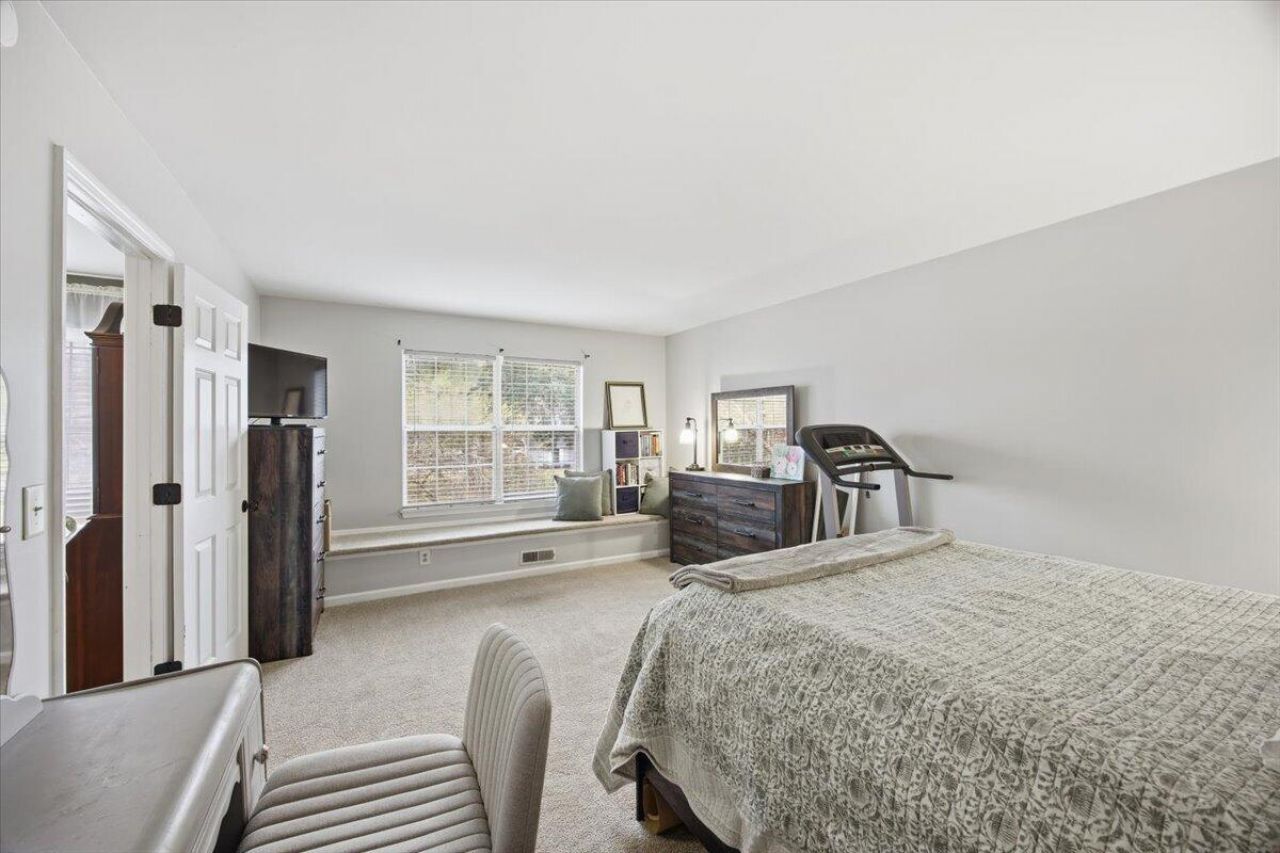 4924 Boykin Drive Photo 13