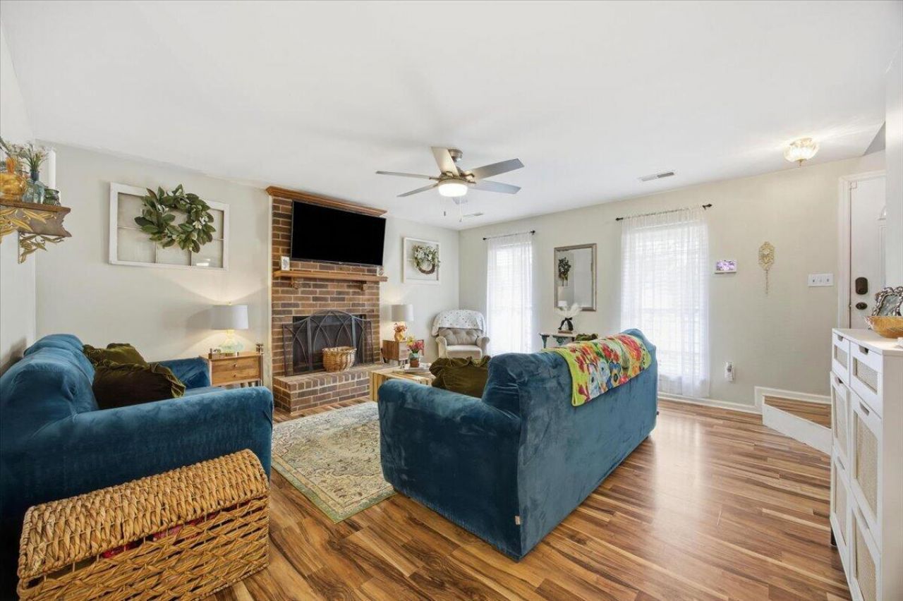 4924 Boykin Drive Photo 3